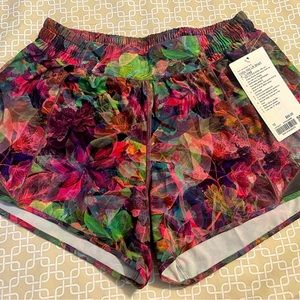 Lululemon Hotty Hot Short Lined 4”